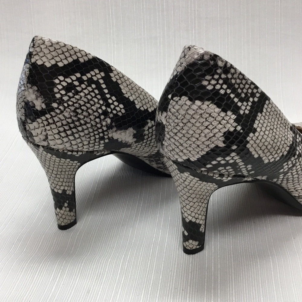 Naturalizer New Snake Design Heels - Picture 4 of 8